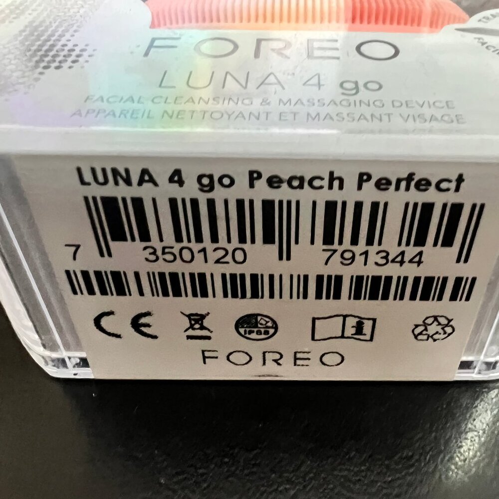 FOREO LUNA 4 Go Facial Cleansing & Massaging Device Peach Perfect - Picture 4 of 4